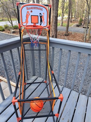 Outdoor kids entertainment 