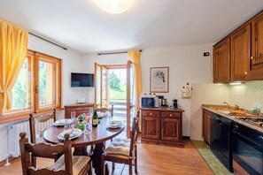 Kitchen and dining area