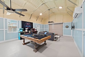 Spielezimmer