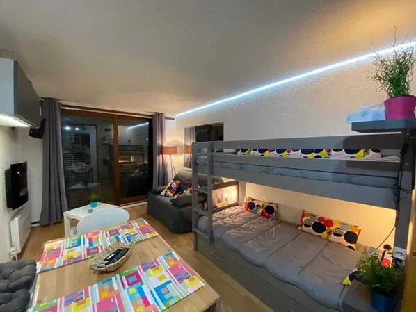 Bunk bed