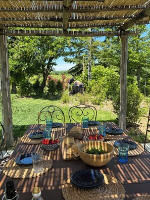 Outdoor dining