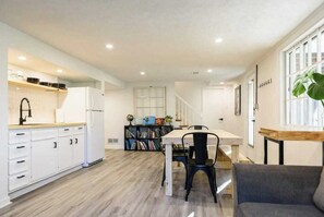 Kitchen: Bright and inviting dining space perfect for your meals!