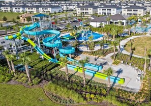 The Retreat Waterpark - Free access to a Thrill of a Slide at the WaterPark less than 5 minute walk from the Villa!