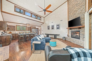 Rustic elegance is our cabin's style philosophy. Simple and uncluttered yet understatedly stylish.