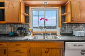 Kitchen - Fully equipped kitchen