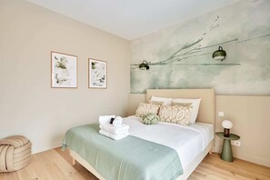 Chambre 1 avec salle de bain attenante