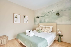 Chambre 1 avec salle de bain attenante