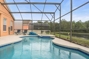 Private swimming pool and jacuzzi hot tub