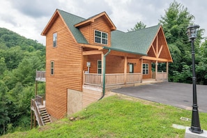 Smoky Serenity's exterior
