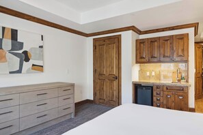 AspenMtnResidences-35C3-4454