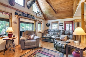 Living Room | Gas Fireplace | Flat-Screen TV | 1st Floor