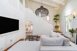 Furniture, Indoors, Living Room, Home Decor, Screen