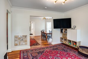 Home Decor, Indoors, Floor, Flooring, Screen