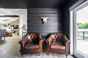 Indoors, Architecture, Building, Furniture, Living Room