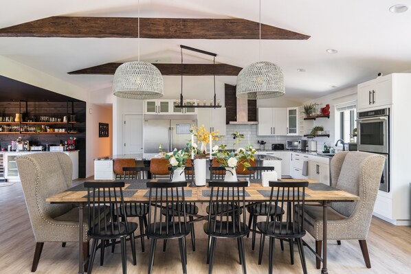 Architecture, Building, Dining Room, Dining Table, Furniture