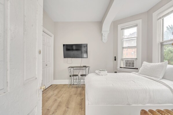 Indoors, Floor, Home Decor, Screen, Window