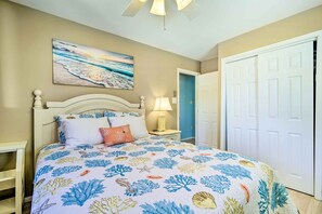 Home Decor, Cushion, Furniture, Indoors, Art