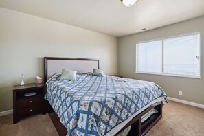 Indoors, Bed, Furniture, Bedroom, Home Decor
