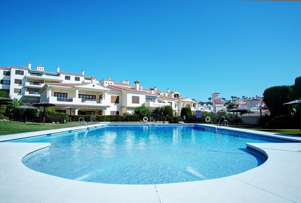 Large community pool 