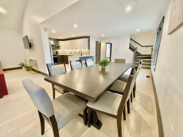 Dinner table for 8 