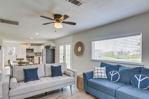 Living Room | Full Sleeper Sofa | Twin Futon | Central A/C & Heating