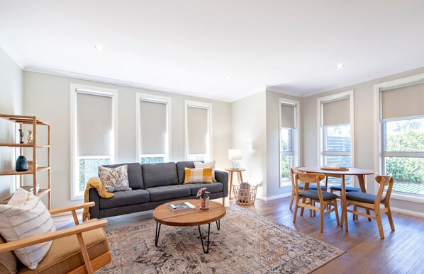 Lilly Pilly Lodge | Close to Zoo, 3 Mins to CBD