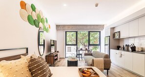El mobiliario, la decoración y los servicios pueden variar ligeramente.