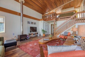 #StayinMyDistrict Cape Arag#StayinMyDistrict Cape Arago Sanctuary on the Sea #StayinMyDistrict #BookDirect