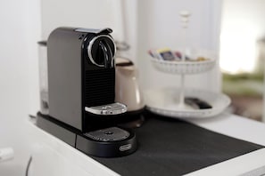 Kaffe og/eller kaffemaskine