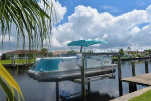 Put on you Captain's hat and prepare for for fun!  Boat is included with every rental.
