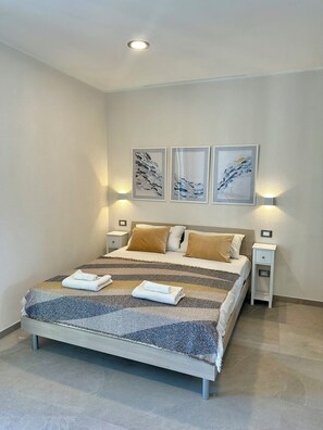 Double bedroom (3)