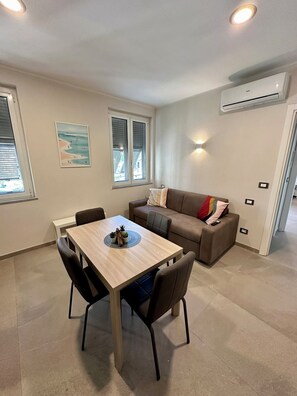 Living area (2)