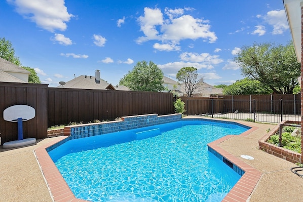 Nature, Outdoors, Yard, Pool, Water