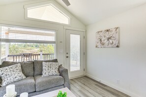 Living Room | Smart TV | Free WiFi