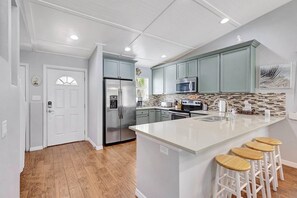 Kitchen Island with stools