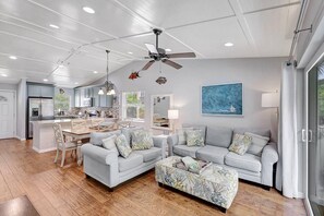 Spacious living room