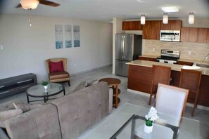 Living room & Kitchen