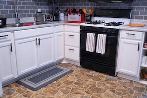 Fully eat-in kitchen