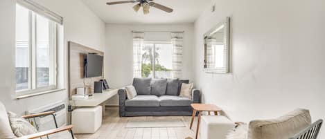 Miami Beach Vacation Rental | 1BR | 1BA | 1 Step to Enter | 410 Sq Ft