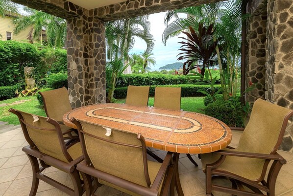 Outdoor dining