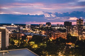 Skyline Vistas from this 19th Floor Studio Gem for Your Perfect Romantic Getaway!!