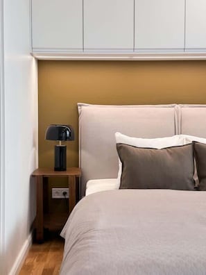 Queen size bed