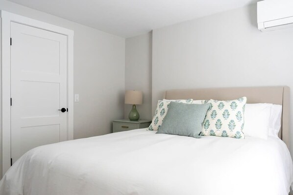 STAYNewport FranklinAve2ndFloor 05