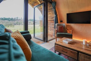 Living Room / Lounge