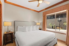 Bedroom / King Bed
