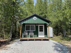 Henry's Cabin - Johnswood Off Grid Cabins on Drummond Island (4634)