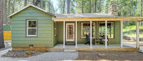 Murphys Vacation Rental | 2BR | 1BA | 1,024 Sq Ft | Steps Required