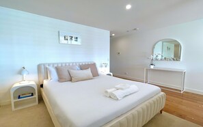 Luxury Queen size bed