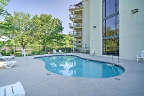 The (seasonal) community pool is available for all guests. It is located just a few steps from the front door of Little Bear Den.