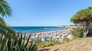 This is Armação de Pêra beach, right in front of the apartment
#beach #close #algarve #portugal